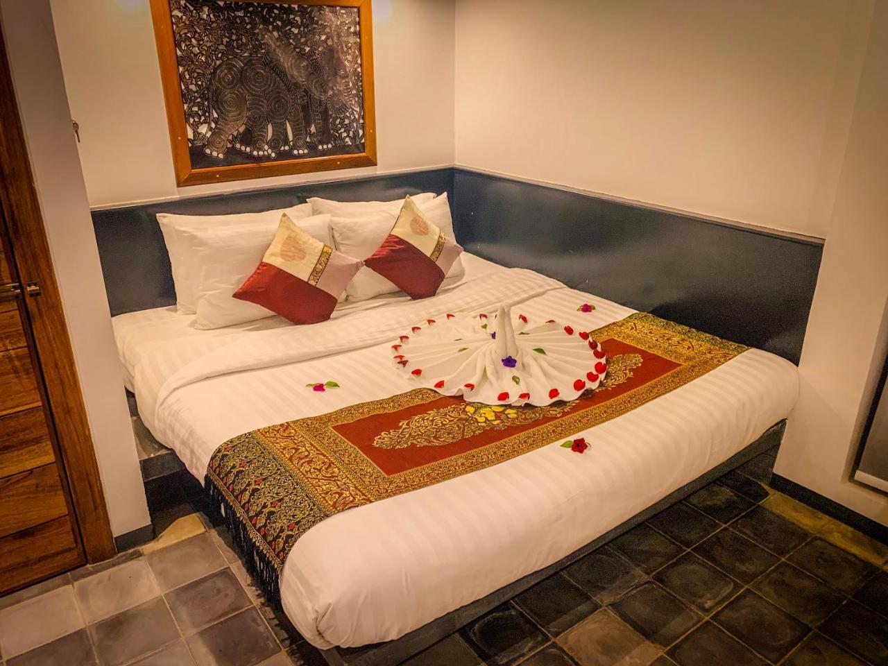 1004 Boutique Hotel 시엠리아프 외부 사진